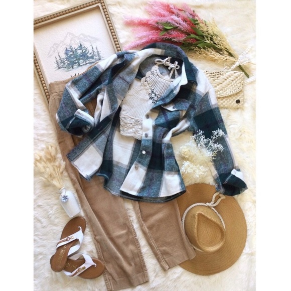 NWOT Cream & Sage Plaid Shacket - Picture 6 of 8